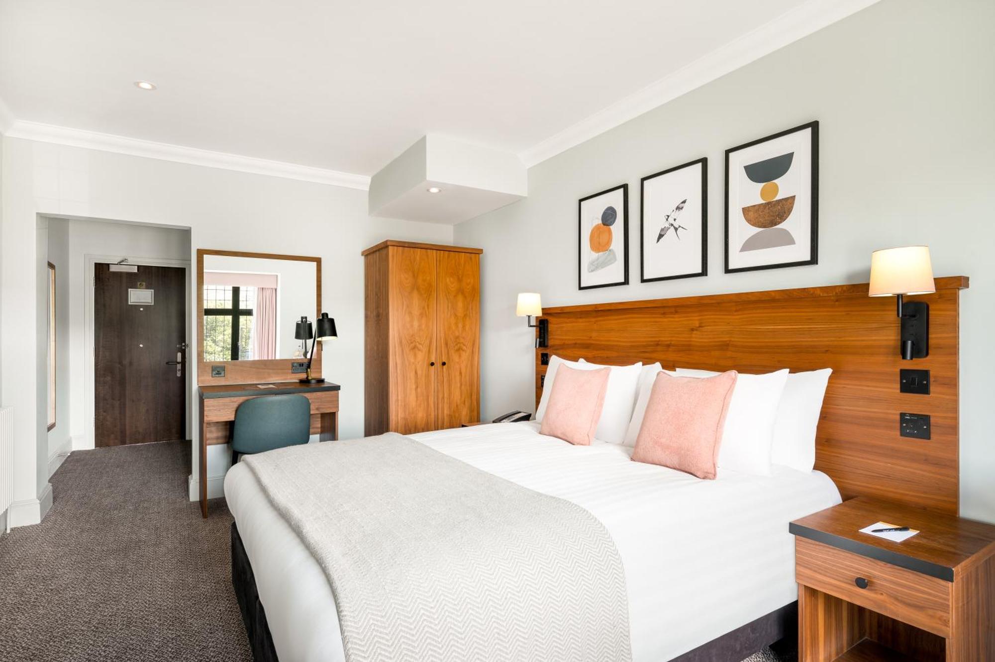 Voco Lythe Hill Hotel & Spa By Ihg Haslemere Eksteriør bilde