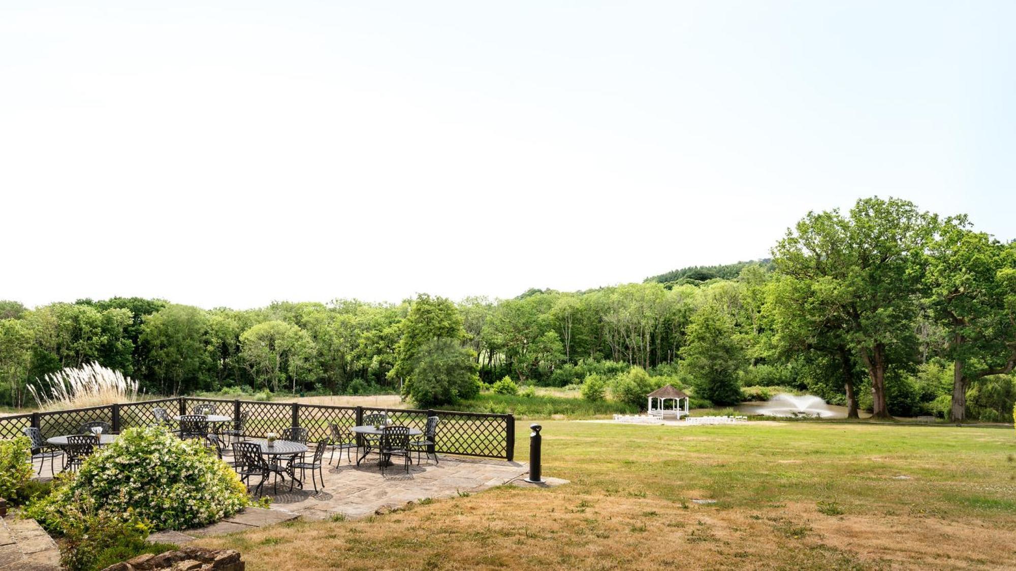 Voco Lythe Hill Hotel & Spa By Ihg Haslemere Eksteriør bilde