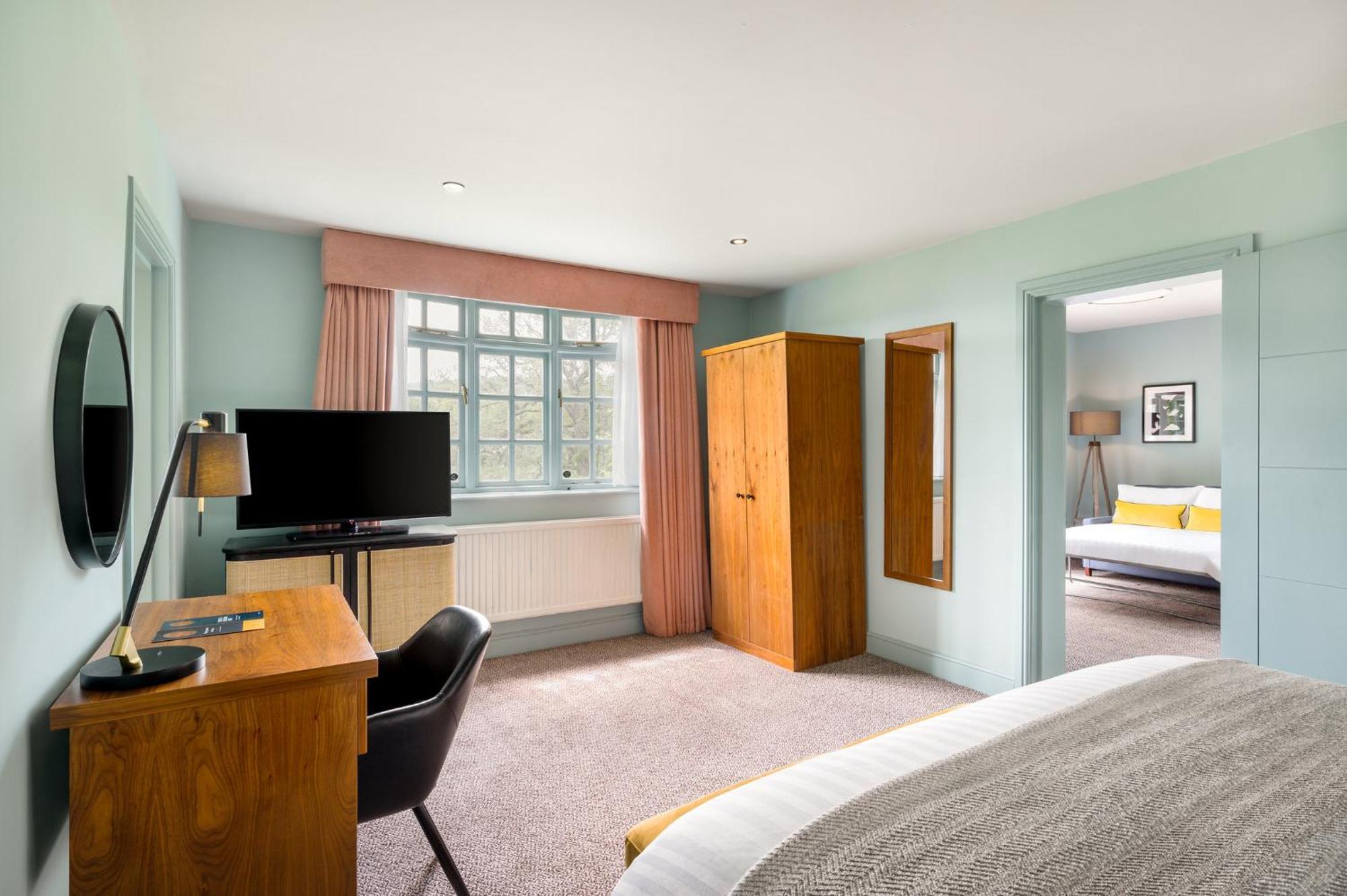 Voco Lythe Hill Hotel & Spa By Ihg Haslemere Eksteriør bilde
