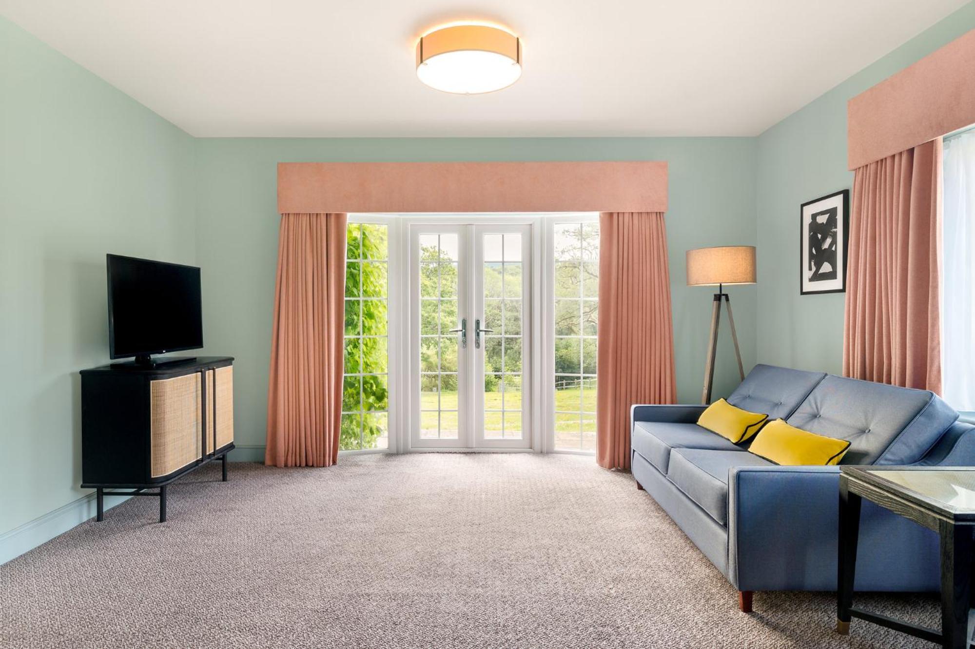 Voco Lythe Hill Hotel & Spa By Ihg Haslemere Eksteriør bilde